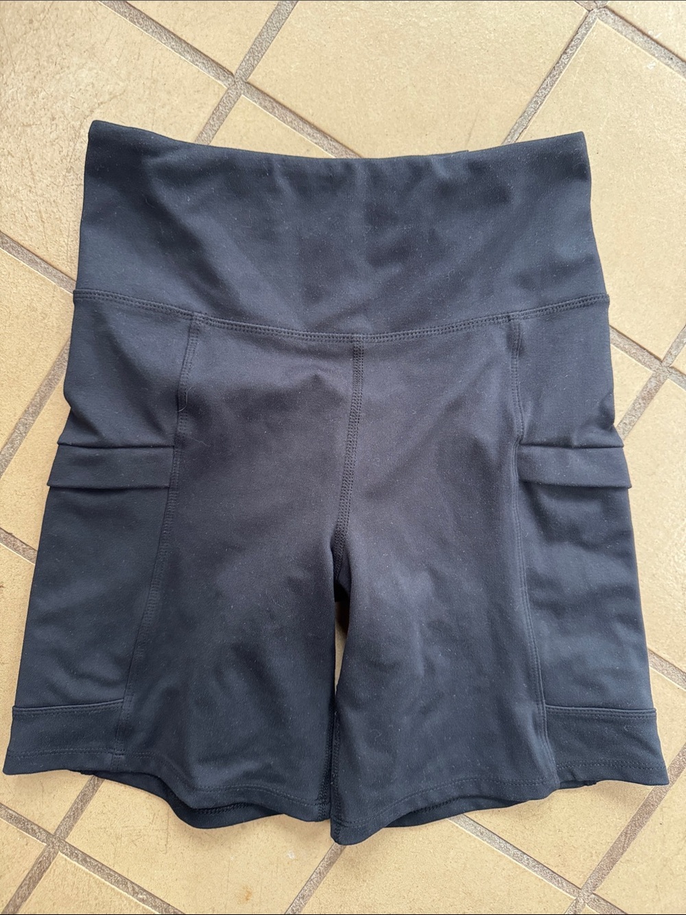 Eddie Bauer Black Athletic High-Waist Bike Shorts with pockets
